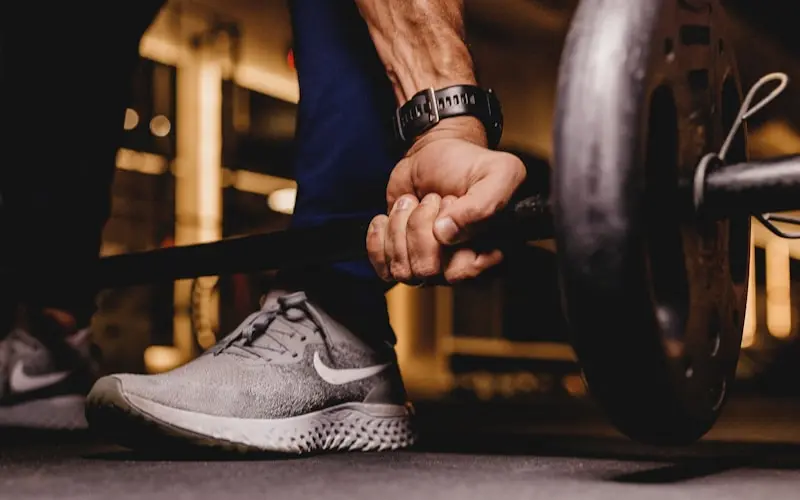 فوائد السباحة للجسم والصحة: رياضة متكاملة لكل الأعمار